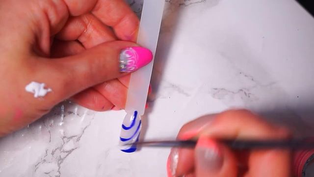 Дизайн ногтей по-мокрому 