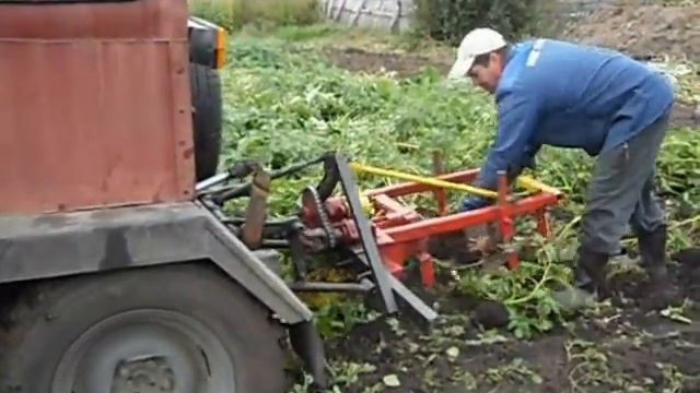 мини трактор копка картофеля 2011 смотреть онлайн