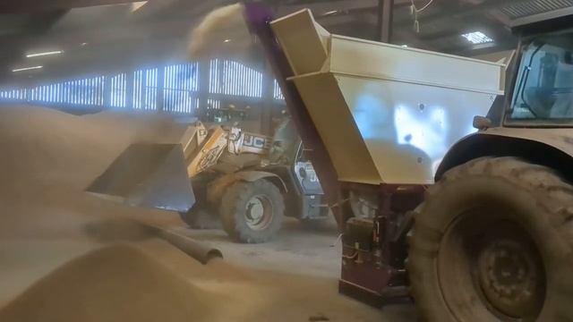 Мини мельница Murska 350 в работе