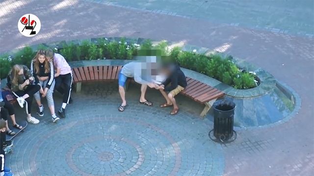 Юный пацан разоблачил торговца палёными айфонами. Real video смотреть онлайн