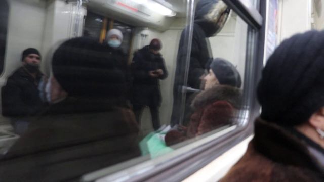 Поездка на вагоне метро 81-740.4 «Русич» № 0301 в Казанском Метрополитене . (08.01.2022) смотреть онлайн