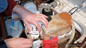 Посудомоечная машина Bosch гудит, не сливает воду.