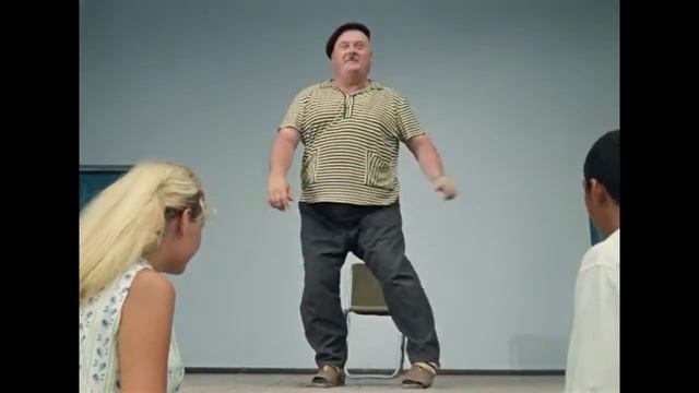 Это же вам не лезгинка, а энергичный танец! смотреть онлайн