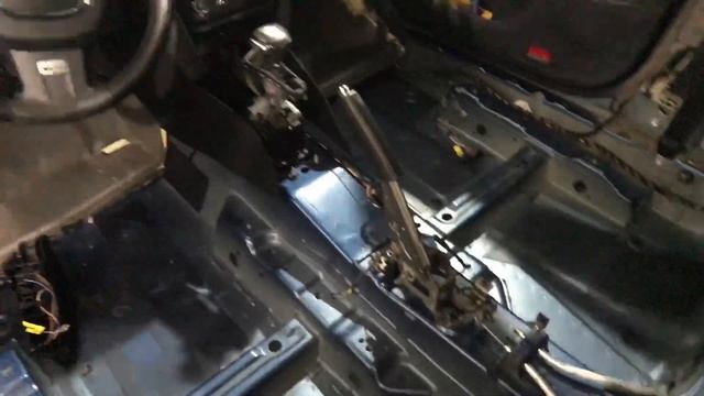 Вибро- шумоизоляция пола (днища автомобиля Шкода Октавия изнутри) Оставим внутри только тишину