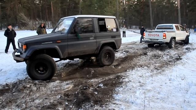 Toyota Hilux Vs Toyota Land Cruiser 70 [Off-Road 4х4]