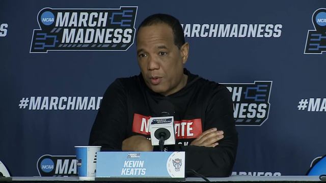 NC State's Kevin Keatts, Mo Diarra, Michael O'Connell and Ben Midlebrooks discuss Oakland matchup смотреть онлайн