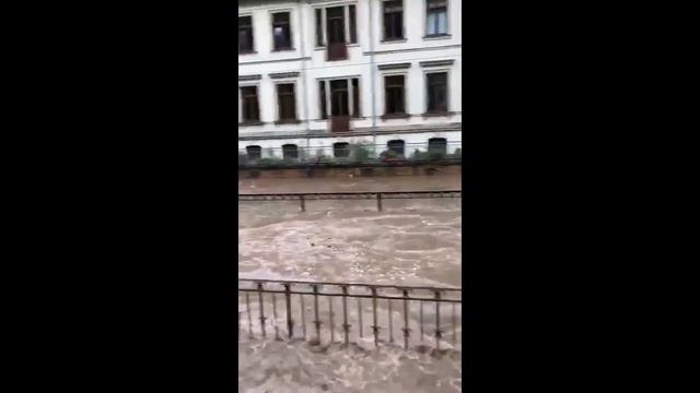 Арвайлер на западе ФРГ превысило 110 человек, пострадали 670 смотреть онлайн