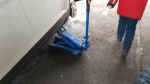 Меняем резину на новом Фольксваген террамонт 2018