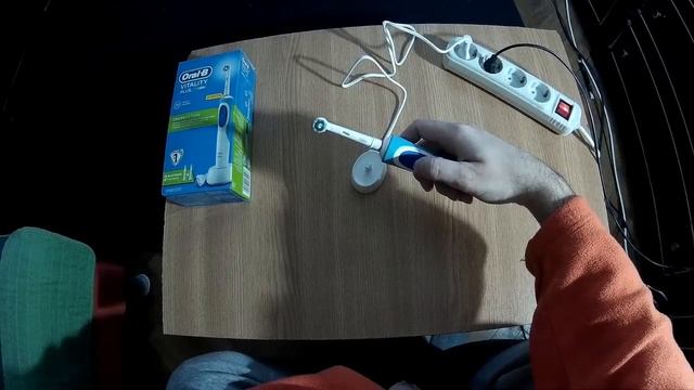 How to charge an Oral B Vitality Plus Electric Toothbrush? смотреть онлайн