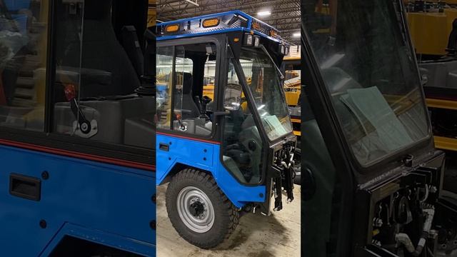 Trackless MT7 Options: Custom Paint Colour смотреть онлайн