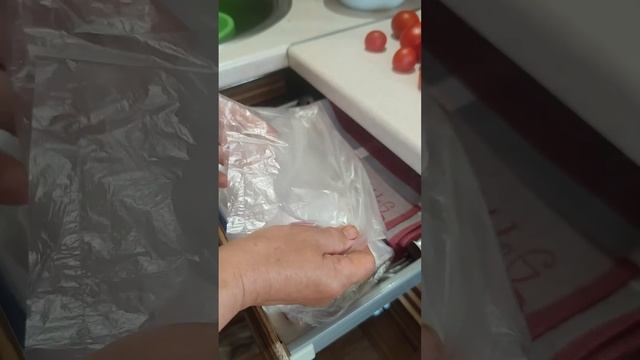 Как не забрызгать стены на кухне. смотреть онлайн
