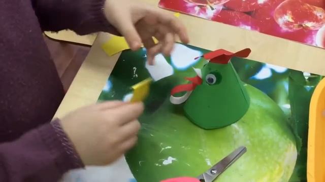 Конструирование из бумаги в старшей группе" Год Петуха" смотреть онлайн