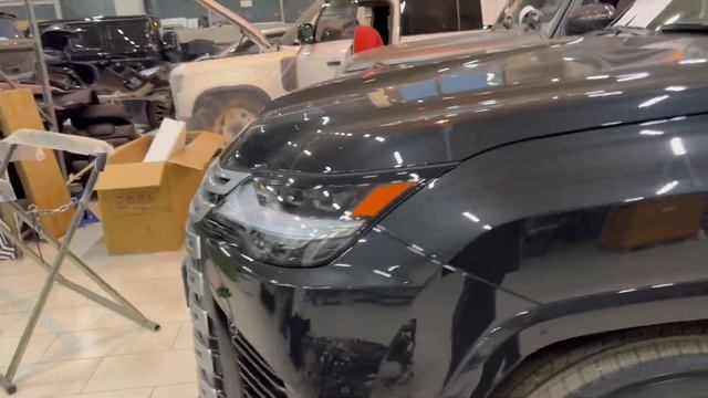 Новый Lexus LX на комплексе по предпродажной подготовке смотреть онлайн