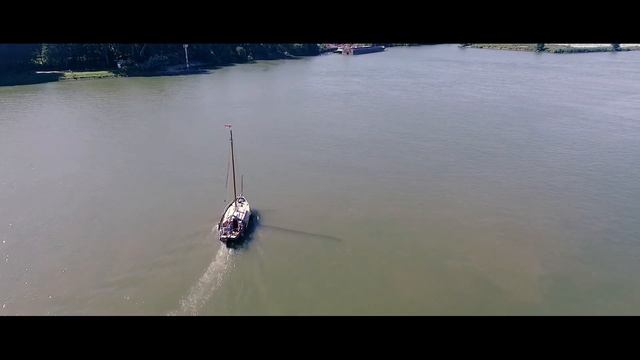 Rivers around Dordrecht, The Netherlands by Drone смотреть онлайн