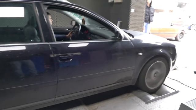 Audi A6 C5 2.4i V6 dyno run смотреть онлайн