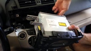 Установка автомагнитолы Android INCAR DTA2-7710U в Toyota RAV4 III (XA30) 2006-2012