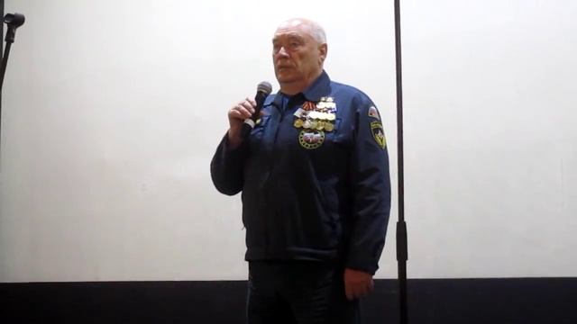 Спасают людей на суше и воде спасатели из Бердска смотреть онлайн