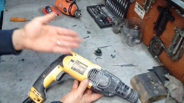 CESAR CEMAK-MARTELETE DEWALT 3KL,D25013-BR VÁRIOS, B'O??? смотреть онлайн
