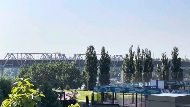 Извиняюсь за такую съёмку! Электровоз ВЛ80С-155 (ВЛ80Т-932) С грузовым поездом смотреть онлайн