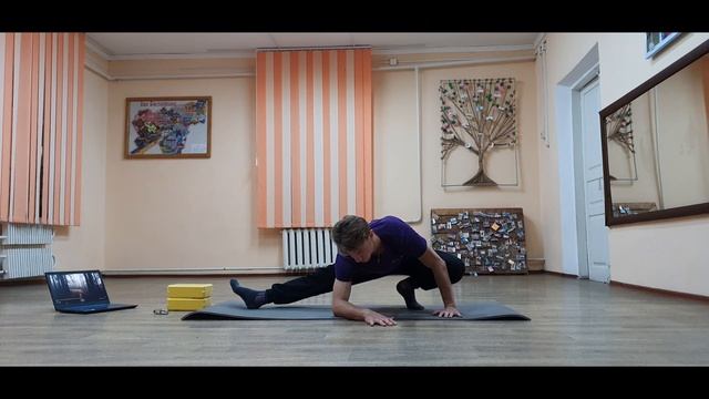 Продольний шпагат Растяжка Йога смотреть онлайн