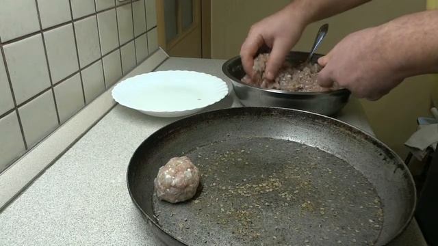 Как приготовить тефтели"Ёжики"||Рецепт приготовления блюда из фарша с рисом. смотреть онлайн