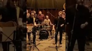 супер трек, поздравление от мужчин на 8 марта