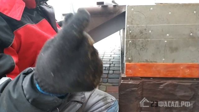 Красивая ОТДЕЛКА УГЛОВ ЦОКОЛЯ своими руками + РЕЗКА цокольного сайдинга • Внутренний и внешний угол смотреть онлайн