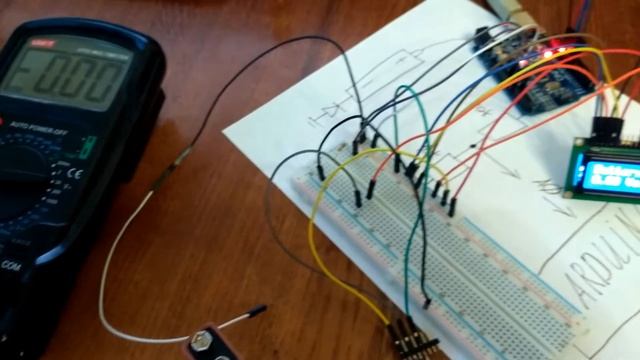 Тестер батареек на Arduino Uno