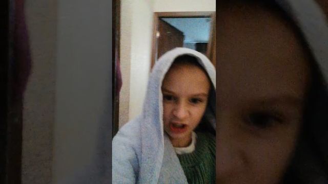 Сегодня я сняла видео про школу и я пересмотрела мне очень понравилось ?. Но видео маленькое ? смотреть онлайн