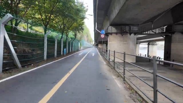 4K | Cycling along Han River in Seoul | Jamsil to Ara gate 2023.11.3 смотреть онлайн