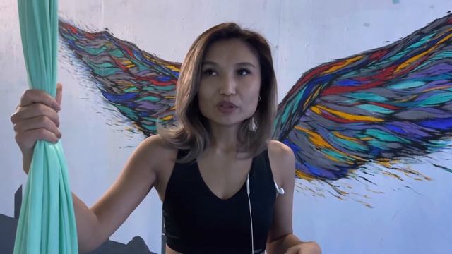 Флай-йога. Айсалкын Аманбек кызы - основательница студии по флай-йоге IceFly.kg смотреть онлайн