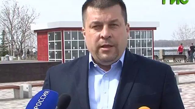 На волжской набережной устанавливают современные торговые павильоны. смотреть онлайн