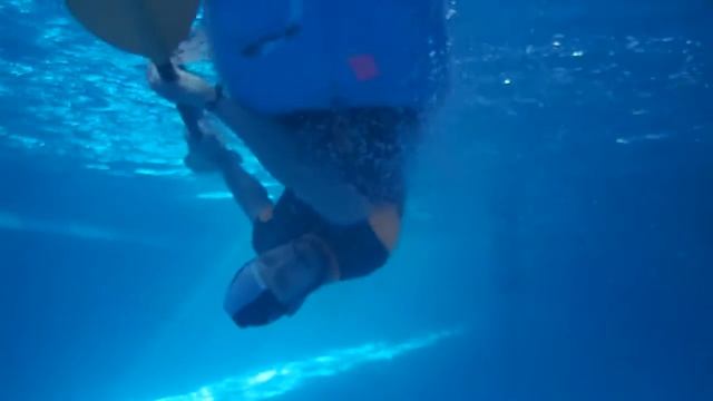 Kayak Pool Sessions смотреть онлайн