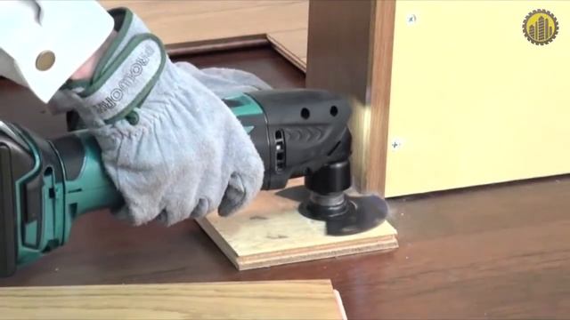 Аккумуляторный многофункциональный инструмент Makita BTM40RFE смотреть онлайн