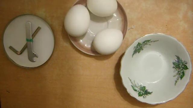 Как варить яйцо, чтобы потом легко его очистить (часть 1) смотреть онлайн