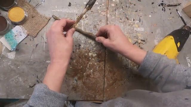 Making Paint Brushes For Unique Mark Making - Art Journaling