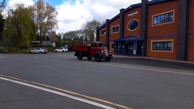 Lot 87 - 1936 Fordson Model 61 E88W 25CWT Truck смотреть онлайн