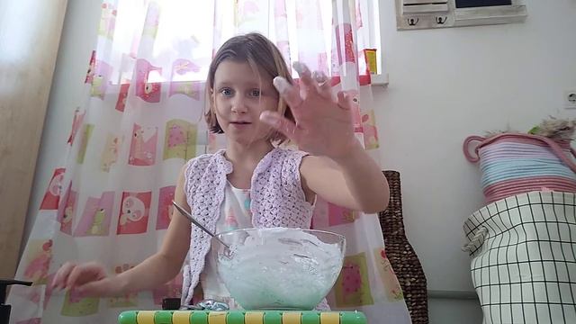 Белый пушистый слайм. Рецепт от Миры смотреть онлайн