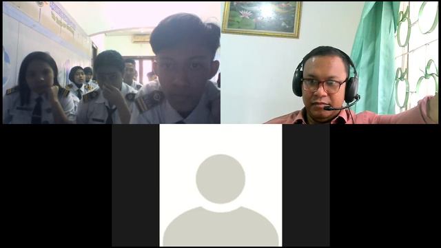 Discussing the use of Present Simple vs Present Continous with my students from Surabaya смотреть онлайн