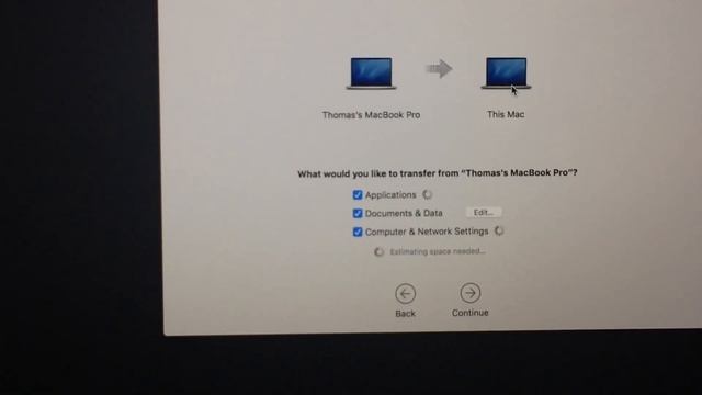 2017 macbook pro NON TOUCH BAR unboxing and review well sort of LOLS смотреть онлайн