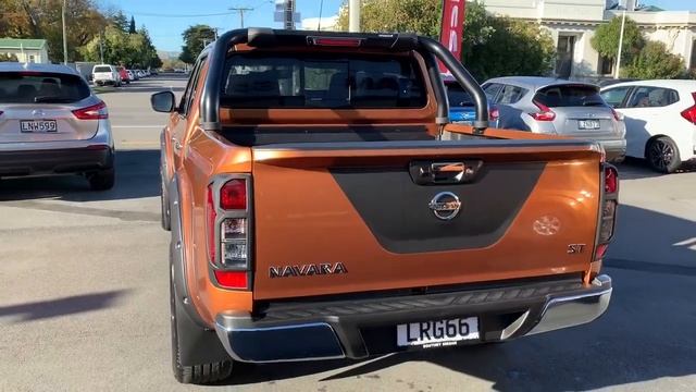 2018 Nissan Navara ST 4WD Manual смотреть онлайн