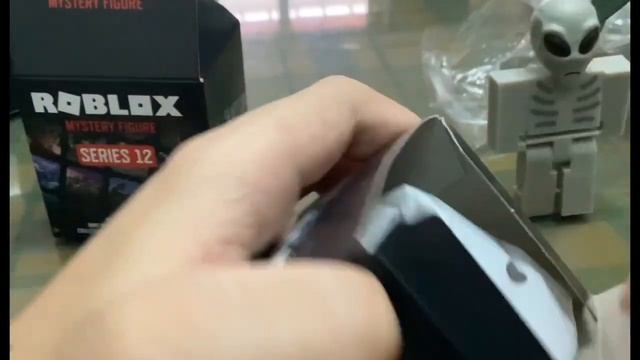 Opening Roblox toy boxes смотреть онлайн