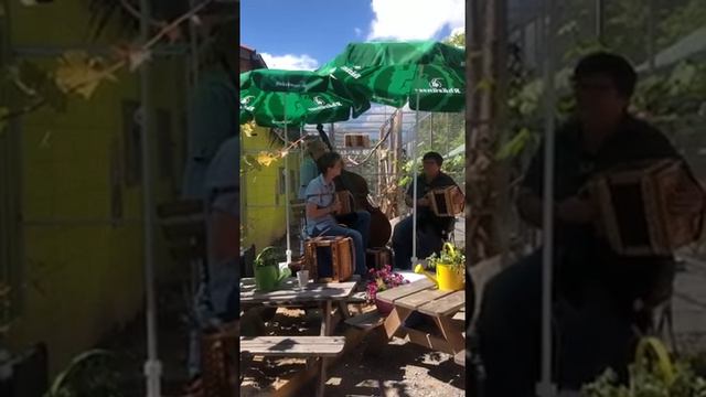 Im Örgelihus смотреть онлайн