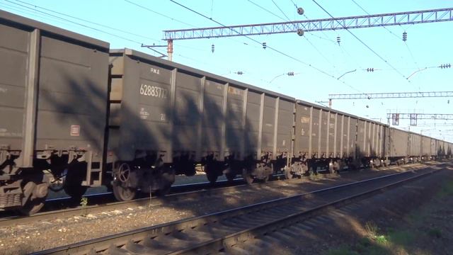 Электровоз ВЛ80С-1896/1869 с грузовым поездом