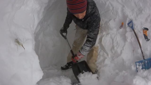 САМЫЙ ДЕШЁВЫЙ ДОМ своими руками! ТЁПЛЫЕ ЖИЛИЩА из снега ИГЛУ и КВИНЗИ