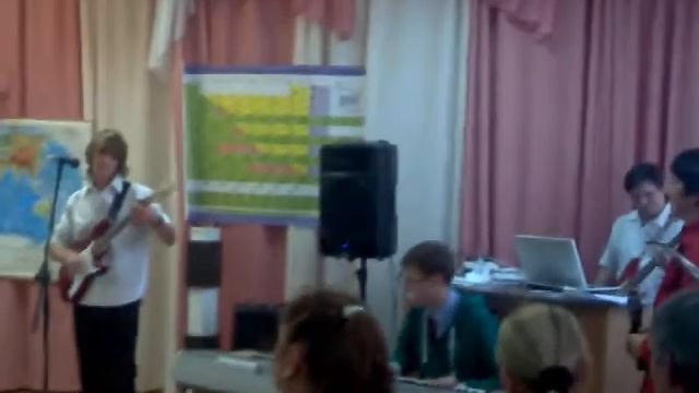 61 гимназия 11 класс ( Летели облока).mp4 смотреть онлайн