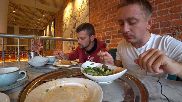 Мукбанг. Кафе Брусничка на Садовом кольце.