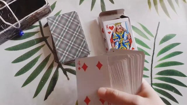 Обзор на самые "обычные"(но милые сердцу ведьмы) Игральные Карты смотреть онлайн
