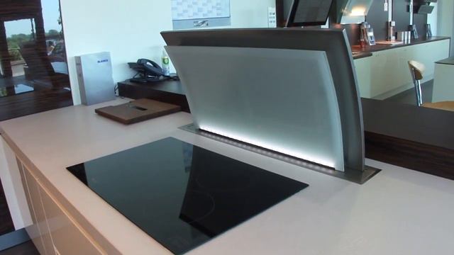 Вытяжка с нисходящей тягой Blanco Gutmann® FUTURA смотреть онлайн