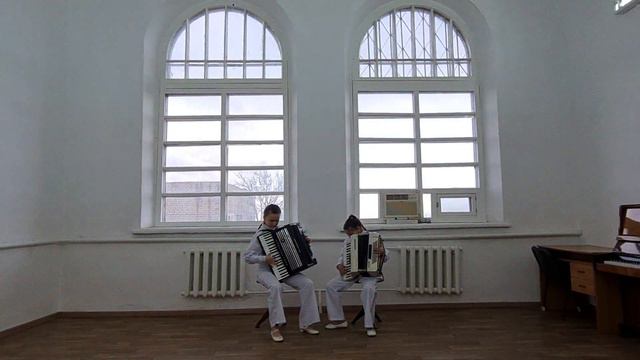 Край/дуэт/Викторова- Осаулко:М.Вершуерен "В Дымке"; обр.В.Прокудина рус.н.п "Улица широкая" смотреть онлайн